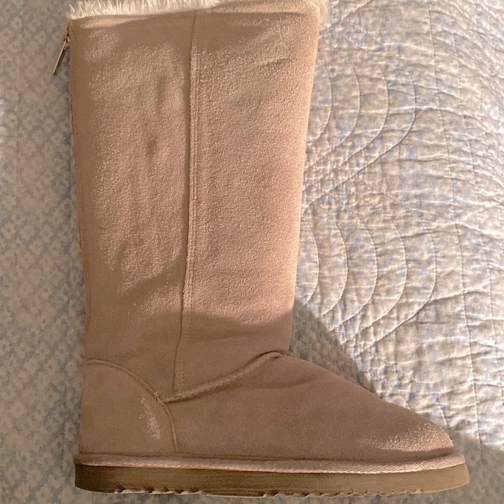 Women’s Faux Fur Lined, Pure Suede size 8 Tall Boot